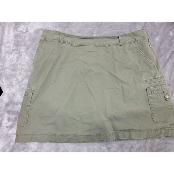 Dockers Woman’s 12 Olive Skort Walking Hiking Button Pockets Belt Loops 34 waist - Picture 1 of 7